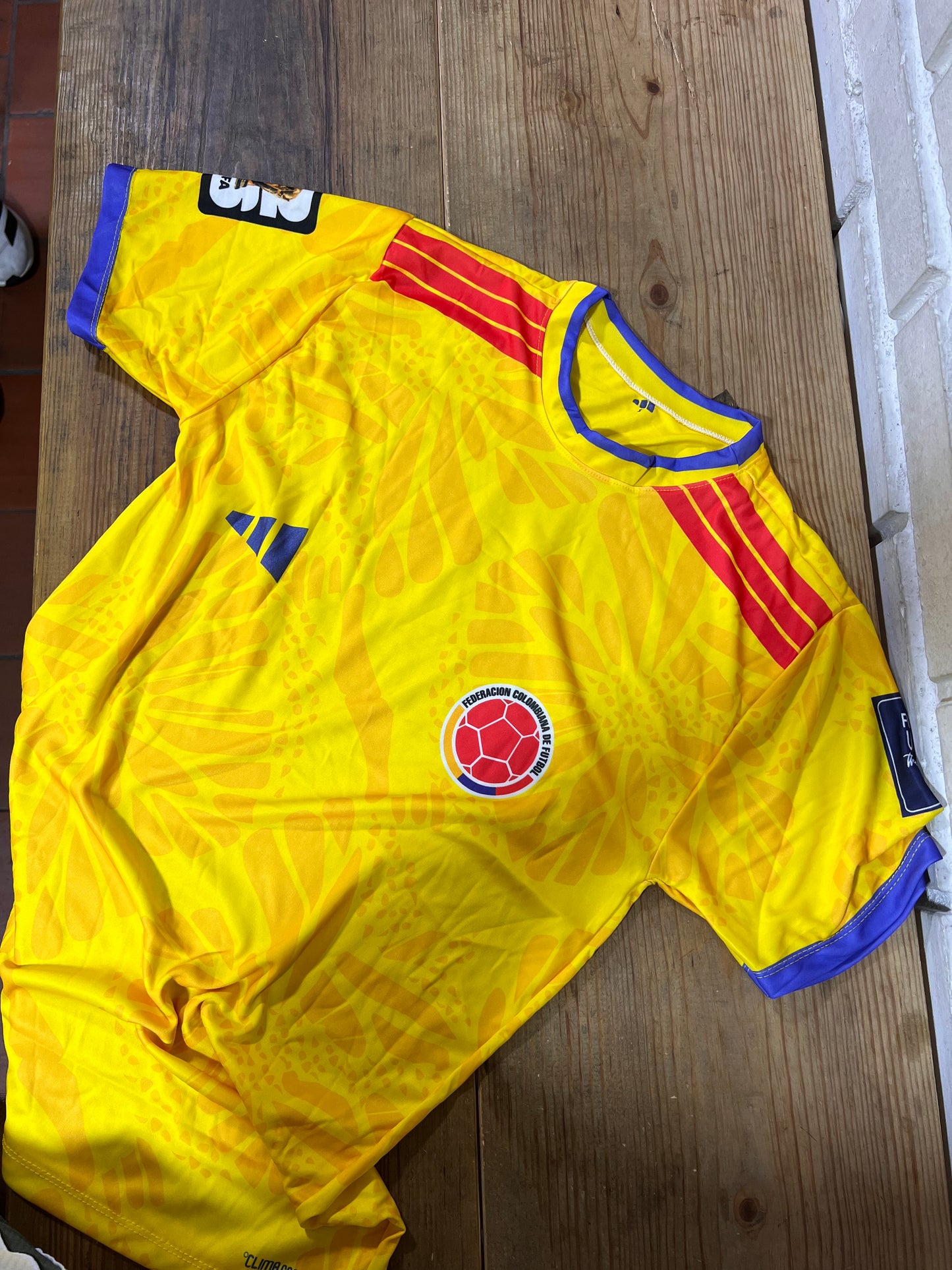 Camisa replica seleccion colombia (sin dorsal)  + caja