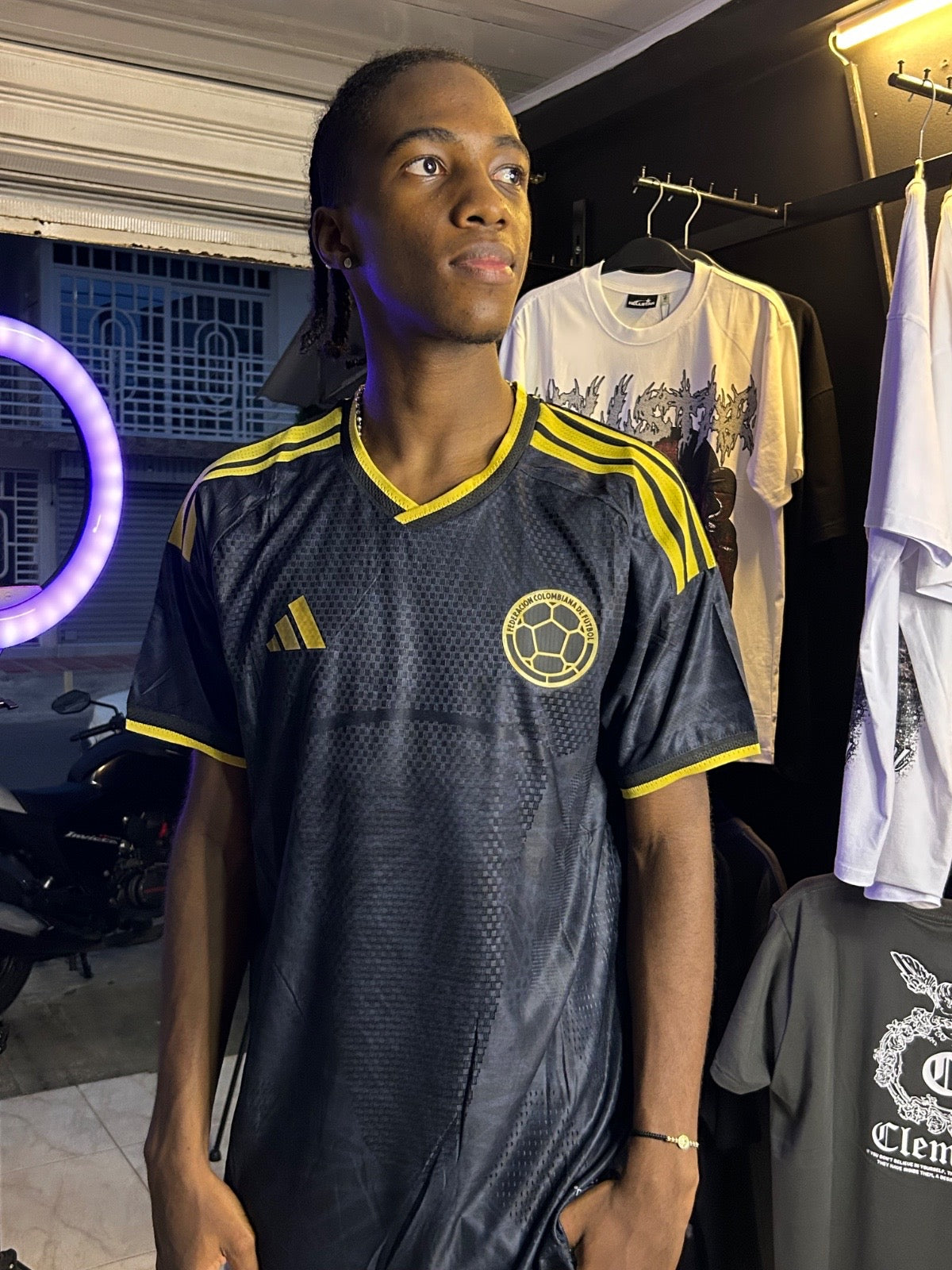 CAMISETA COLOMBIA NEGRA ENCAUCHETADA 1.1